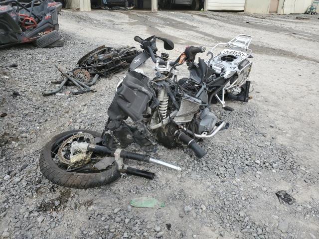 WB10J5305LZF90301 - 2020 BMW R 1250 GS ADVENTURE SILVER photo 2