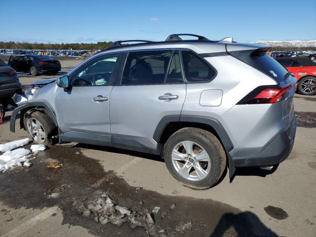 2T3P1RFV1MC231267 - 2021 TOYOTA RAV4 XLE SILVER photo 2