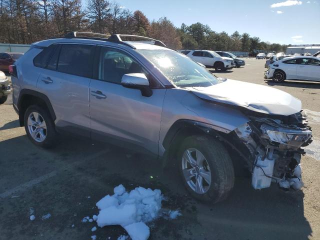 2T3P1RFV1MC231267 - 2021 TOYOTA RAV4 XLE SILVER photo 4