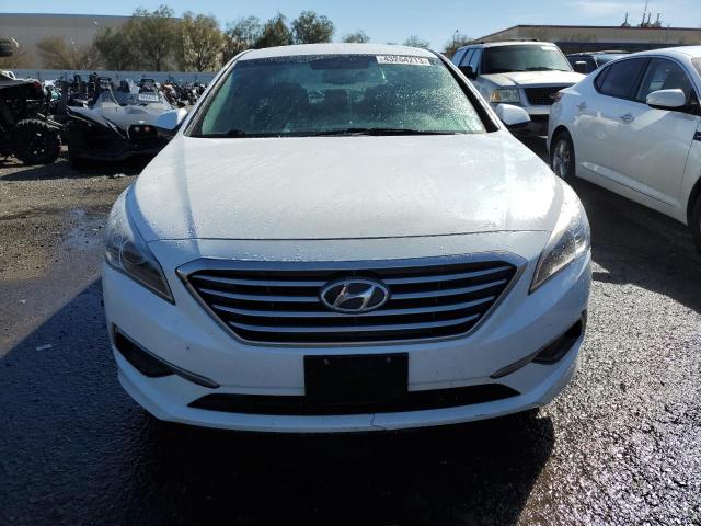 5NPE24AF8GH275865 - 2016 HYUNDAI SONATA SE WHITE photo 5