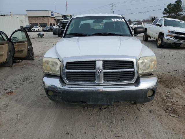 1D7HE48N75S151396 - 2005 DODGE DAKOTA QUAD SLT WHITE photo 5