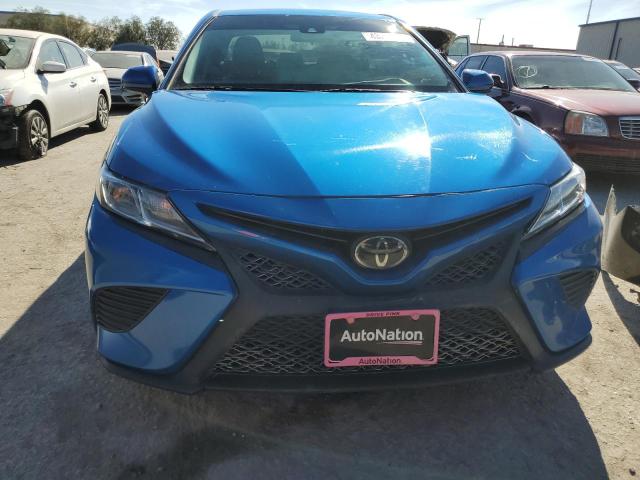 4T1B11HK5KU257325 - 2019 TOYOTA CAMRY L BLUE photo 5