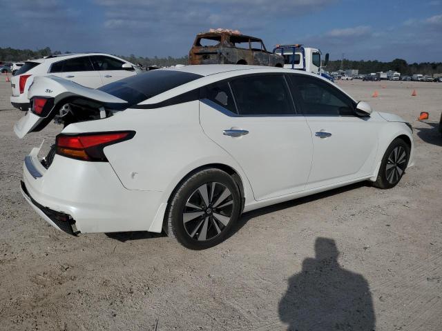 1N4BL4DV4NN390632 - 2022 NISSAN ALTIMA SV WHITE photo 3