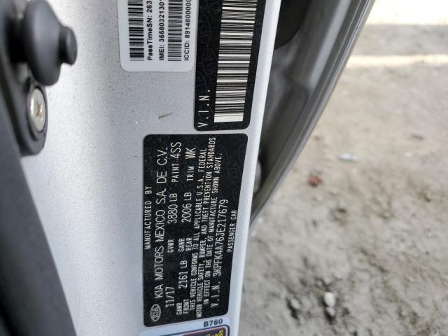 3KPFK4A76JE217679 - 2018 KIA FORTE LX SILVER photo 12