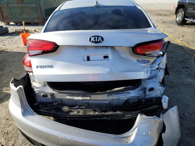 3KPFK4A76JE217679 - 2018 KIA FORTE LX SILVER photo 6