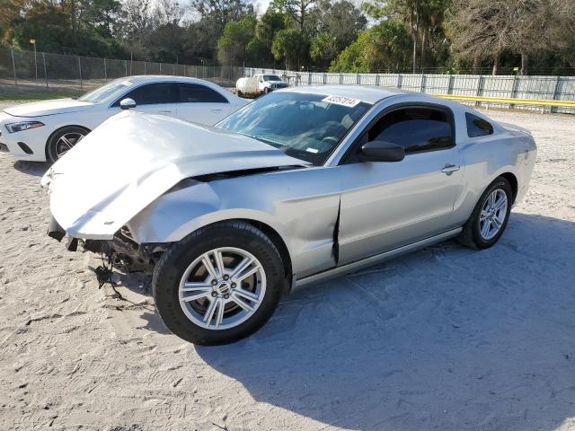 1ZVBP8AM7D5250796 - 2013 FORD MUSTANG SILVER photo 1