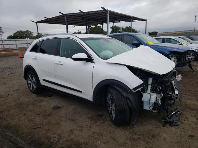 KNDCB3LC3J5204987 - 2018 KIA NIRO FE WHITE photo 4