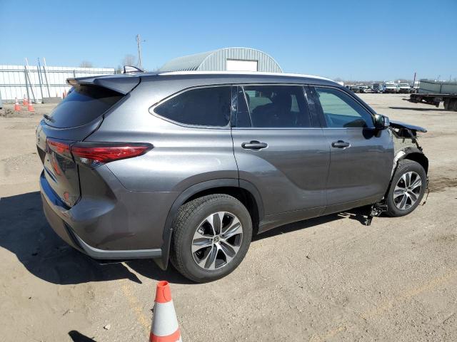 5TDGZRBH5NS560094 - 2022 TOYOTA HIGHLANDER XLE GRAY photo 3