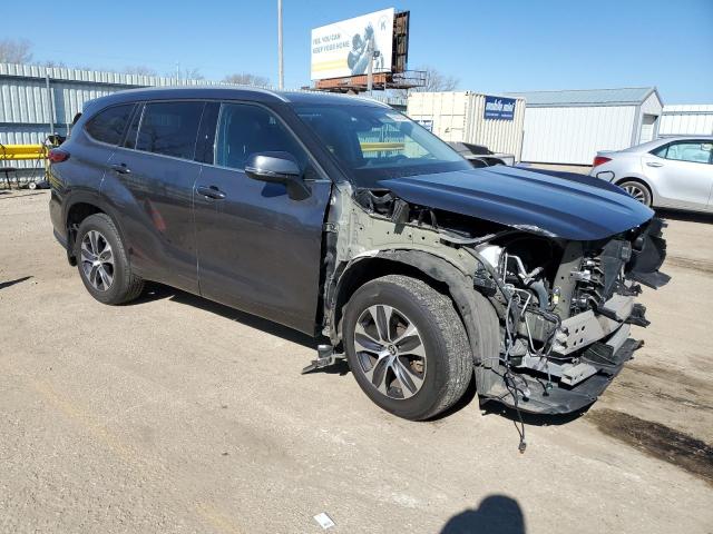 5TDGZRBH5NS560094 - 2022 TOYOTA HIGHLANDER XLE GRAY photo 4