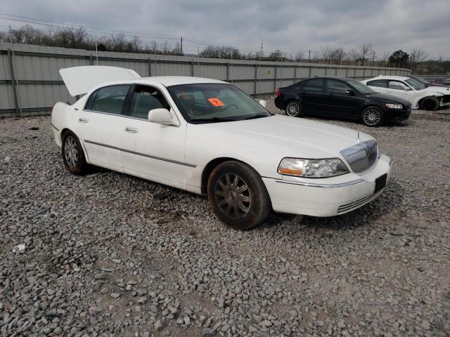 2LNBL8CV7BX757483 - 2011 LINCOLN TOWN CAR SIGNATURE LIMITED WHITE photo 4