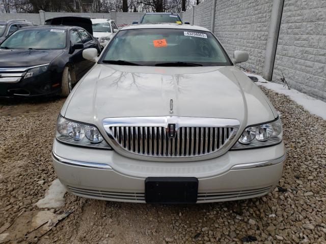 1LNHM82V06Y648636 - 2006 LINCOLN TOWN CAR SIGNATURE LIMITED WHITE photo 5