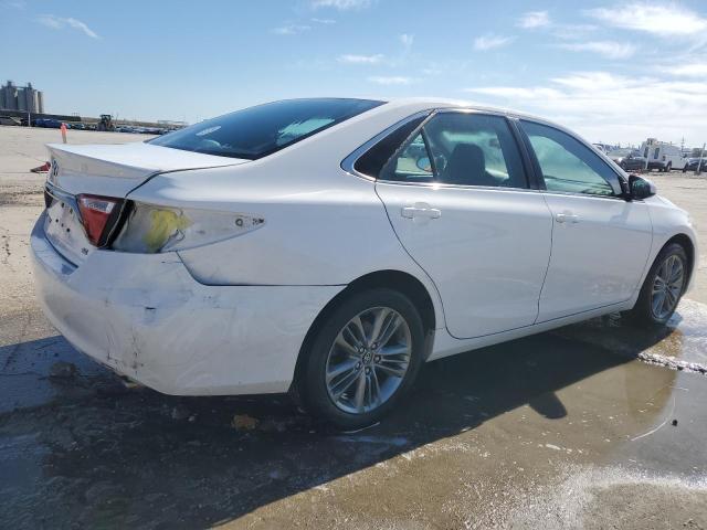 4T1BF1FK9HU425660 - 2017 TOYOTA CAMRY LE WHITE photo 3