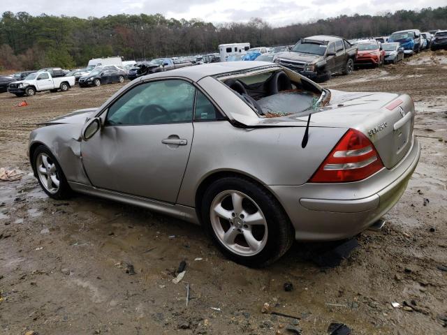 WDBKK65FX3F277483 - 2003 MERCEDES-BENZ SLK 320 SILVER photo 2