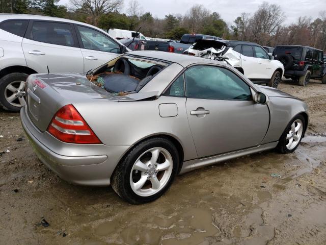 WDBKK65FX3F277483 - 2003 MERCEDES-BENZ SLK 320 SILVER photo 3