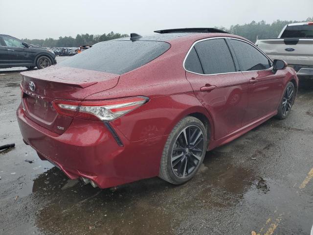 4T1BZ1HK3JU506096 - 2018 TOYOTA CAMRY XSE RED photo 3