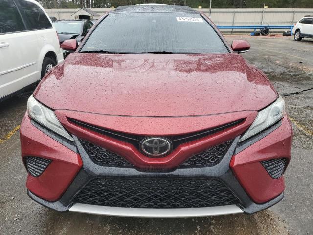 4T1BZ1HK3JU506096 - 2018 TOYOTA CAMRY XSE RED photo 5