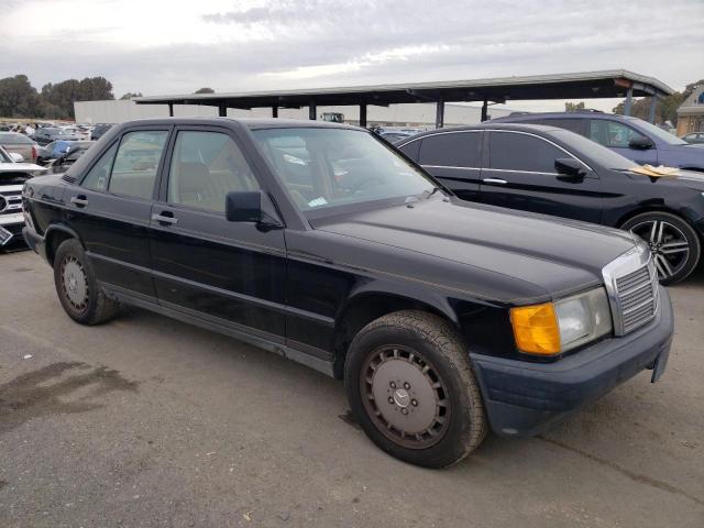 WDBDA29D2JF492608 - 1988 MERCEDES-BENZ 190 E 2.6 BLACK photo 4