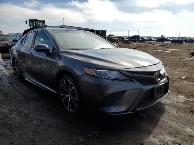 4T1B11HK2JU510583 - 2018 TOYOTA CAMRY L GRAY photo 4