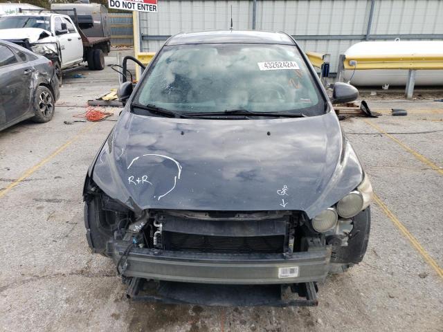 1G1JA5SHXD4171850 - 2013 CHEVROLET SONIC LS 灰色 照片 5