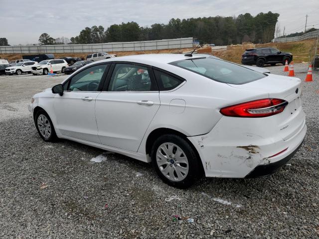 3FA6P0G70KR101850 - 2019 FORD FUSION S WHITE photo 2