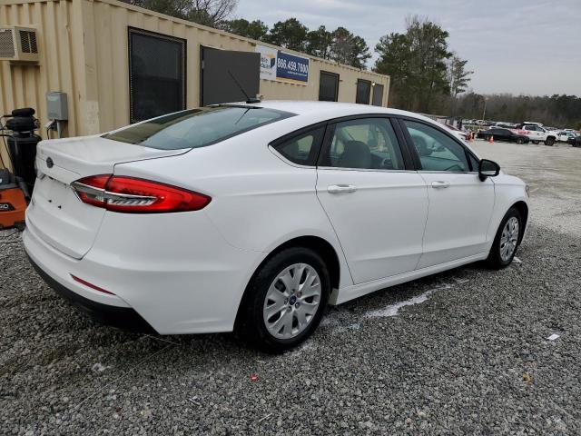 3FA6P0G70KR101850 - 2019 FORD FUSION S WHITE photo 3