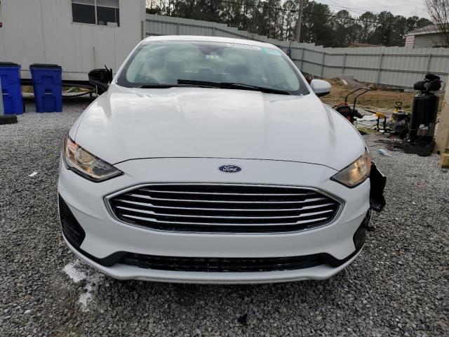 3FA6P0G70KR101850 - 2019 FORD FUSION S WHITE photo 5