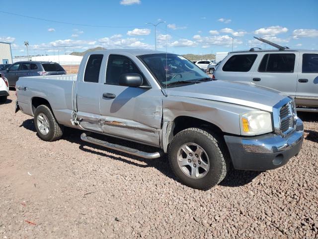 1D7HW42N05S236862 - 2005 DODGE DAKOTA SLT GRAY photo 4