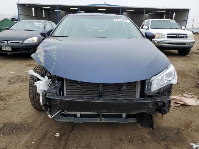 4T4BF1FK6FR496835 - 2015 TOYOTA CAMRY LE BLUE photo 5