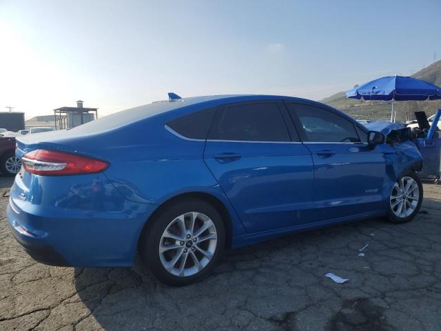 3FA6P0LU5KR201101 - 2019 FORD FUSION SE BLUE photo 3