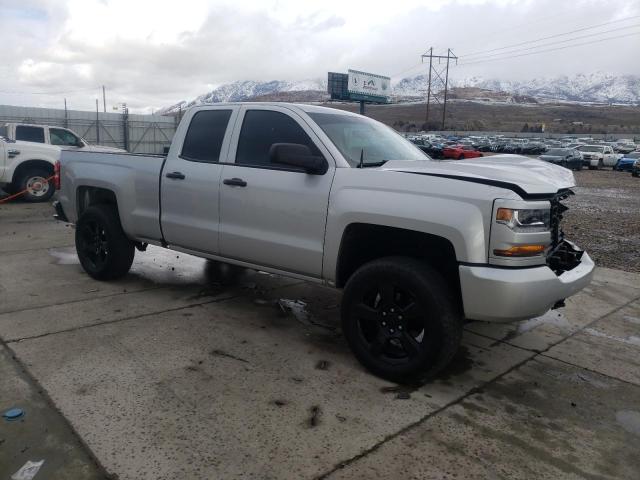 1GCVKPEC7HZ109090 - 2017 CHEVROLET SILVERADO K1500 CUSTOM SILVER photo 4