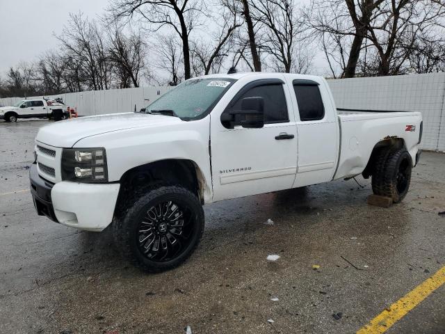 2009 CHEVROLET SILVERADO K1500 LT, 