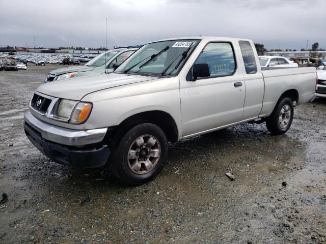 1N6DD26S9XC302113 - 1999 NISSAN FRONTIER KING CAB XE SILVER photo 1
