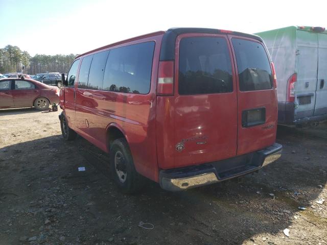 1GAHG35U851260118 - 2005 CHEVROLET EXPRESS G3 RED photo 2