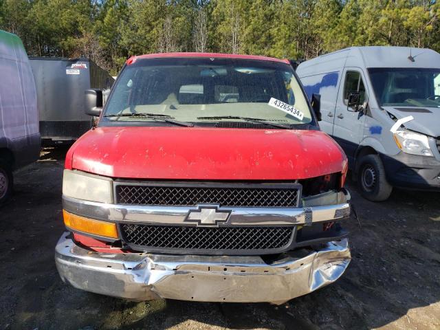 1GAHG35U851260118 - 2005 CHEVROLET EXPRESS G3 RED photo 5