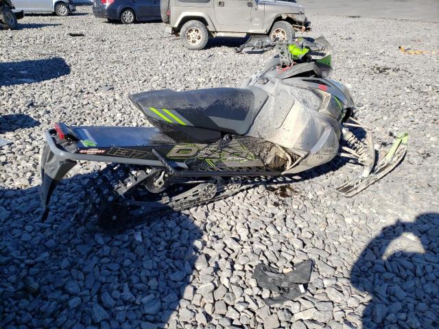 4UF1S4LG5MT808002 - 2021 ARCTIC CAT SNOWMOBILE შავი ფოტო 4