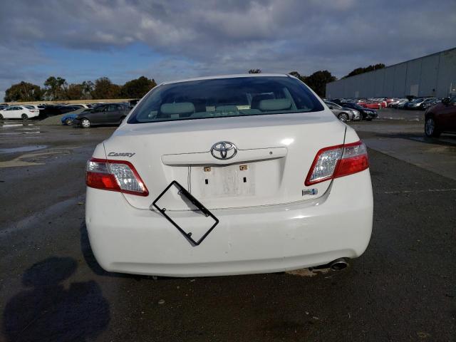 JTNBB46K593051312 - 2009 TOYOTA CAMRY HYBRID WHITE photo 6