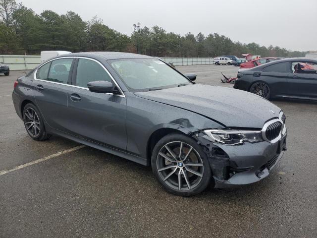 3MW5R7J00M8C07032 - 2021 BMW 330XI ნაცრისფერი ფოტო 4