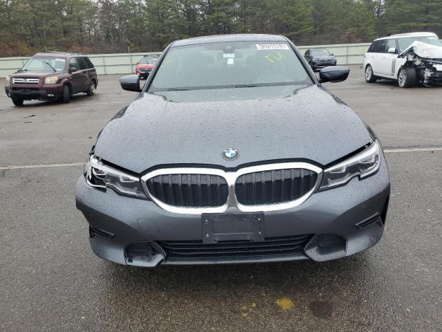 3MW5R7J00M8C07032 - 2021 BMW 330XI ნაცრისფერი ფოტო 5
