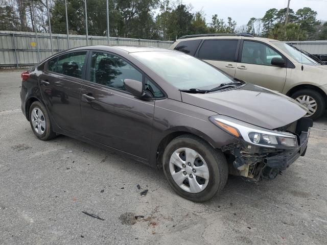 3KPFK4A75HE156500 - 2017 KIA FORTE LX BLACK photo 4