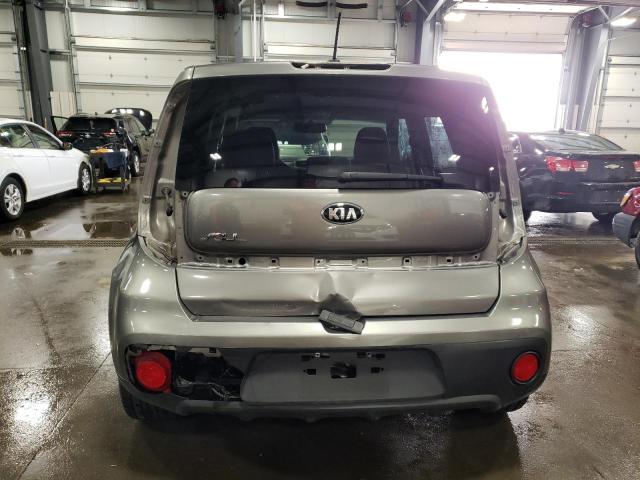 KNDJN2A2XH7412141 - 2017 KIA SOUL GRAY photo 6