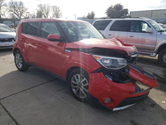 KNDJP3A59H7466444 - 2017 KIA SOUL + RED photo 4