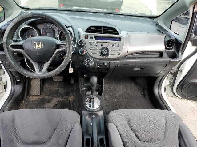 JHMGE88259C006049 - 2009 HONDA FIT WHITE photo 8