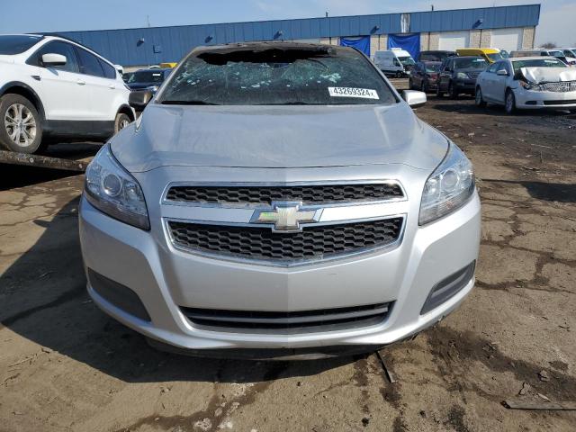 1G11D5RR1DF105861 - 2013 CHEVROLET MALIBU 1LT 烧焦的 照片 5