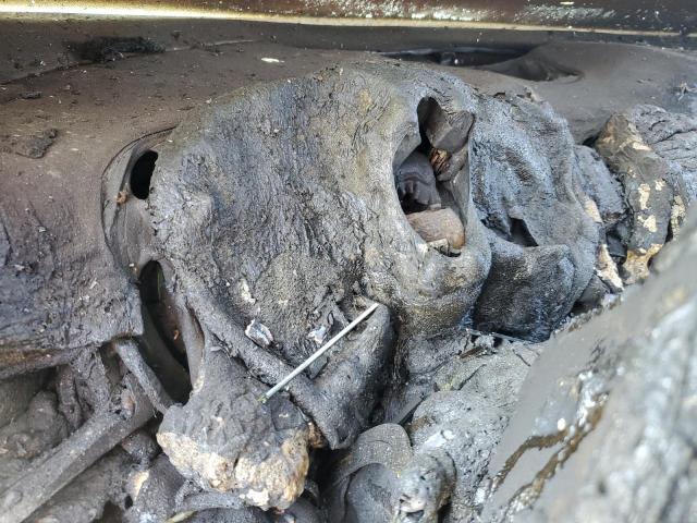 1G11D5RR1DF105861 - 2013 CHEVROLET MALIBU 1LT 烧焦的 照片 9