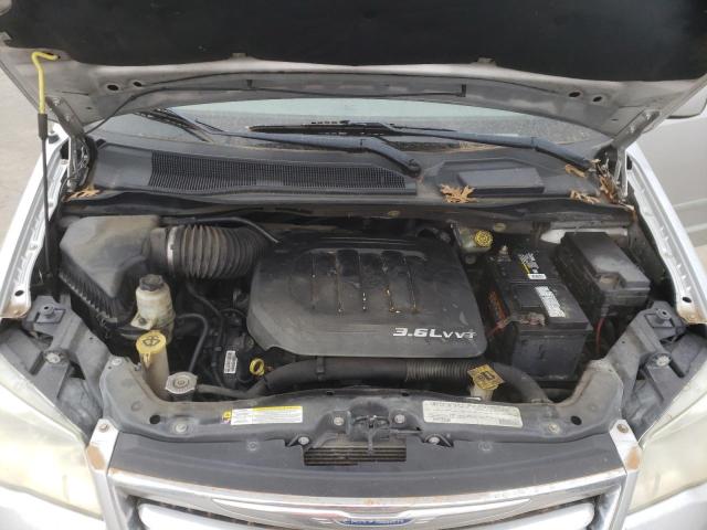 2A4RR5DG8BR719730 - 2011 CHRYSLER TOWN & COU TOURING 银色 照片 12