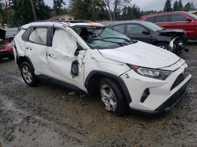 2T3P1RFV9MC158388 - 2021 TOYOTA RAV4 XLE WHITE photo 4