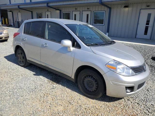 3N1BC13E89L390989 - 2009 NISSAN VERSA S SILVER photo 4