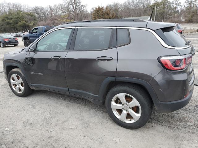 3C4NJCBBXJT186282 - 2018 JEEP COMPASS LATITUDE GRAY photo 2