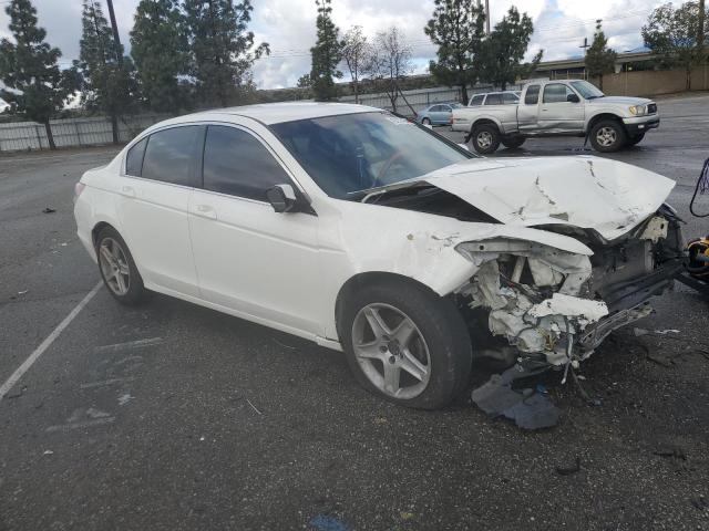 JHMCP26348C054836 - 2008 HONDA ACCORD LX WHITE photo 4