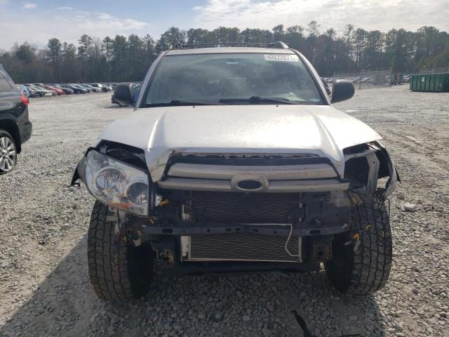 JTEBU14R448023599 - 2004 TOYOTA 4RUNNER SR5 SILVER photo 5